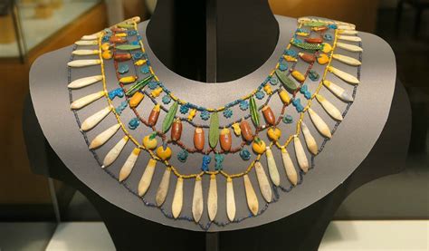 Egyptian Museum of Barcelona - Weskhet necklace - Faience - New Kingdom ...