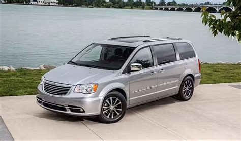 New 2023 Chrysler Town And Country Minivan Redesign, Price, Release ...