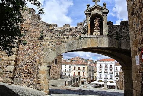 5-five-5: Old Town of Cáceres (Spain)