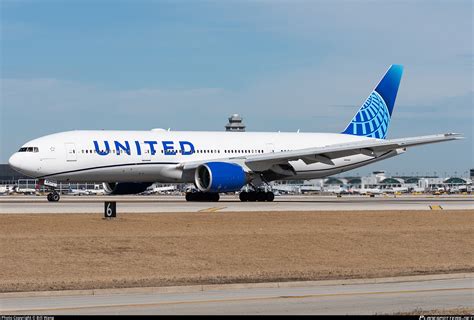 N771UA United Airlines Boeing 777-222 Photo by Bill Wang | ID 1052155 | Planespotters.net