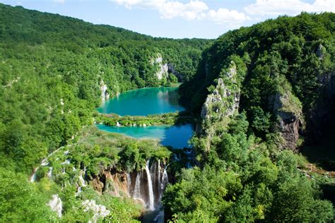 File:Plitvice Lakes National Park (2).jpg