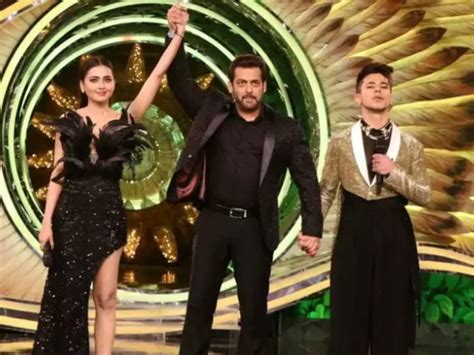 Bigg Boss 15 Grand Finale: Gauahar Khan takes a dig at Tejasswi Prakash’s win; Kamya Panjabi ...