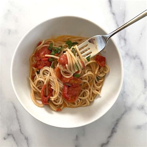 Gluten-Free Pasta with Tomato "Cream" Sauce – Octofree