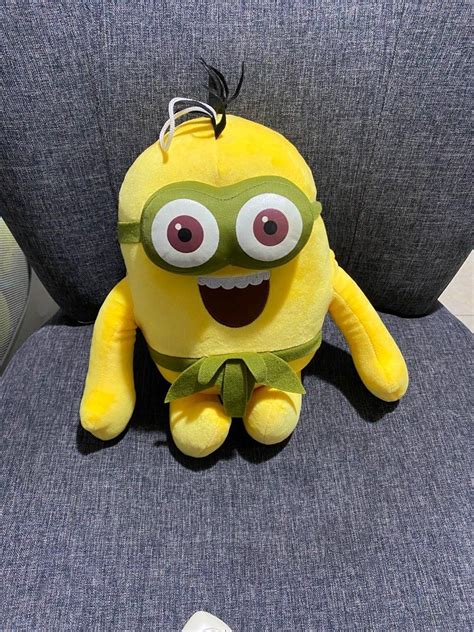 Minion plush, Hobbies & Toys, Toys & Games on Carousell