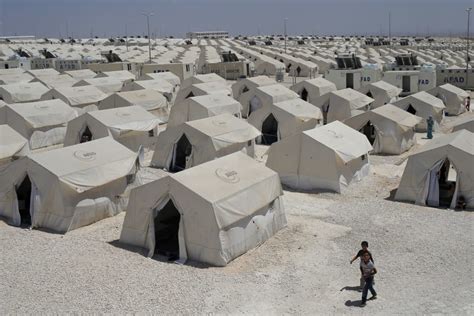 Facebook will help the UN bring internet access to refugee camps | Engadget