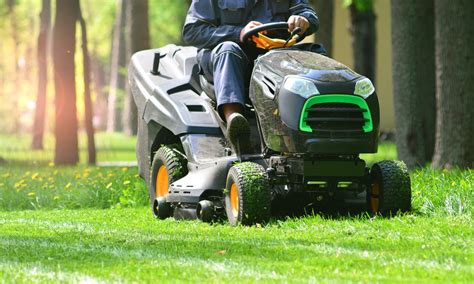 Top 10 Best Riding Lawn Mowers of 2024 - Best of Machinery