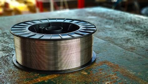 Self-Shielded vs Gas-Shielded Flux Core Welding Wire - Beginner Welding Guide