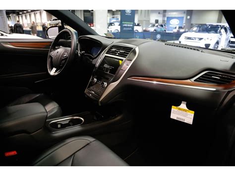 2018 Lincoln MKC: 107 Interior Photos | U.S. News