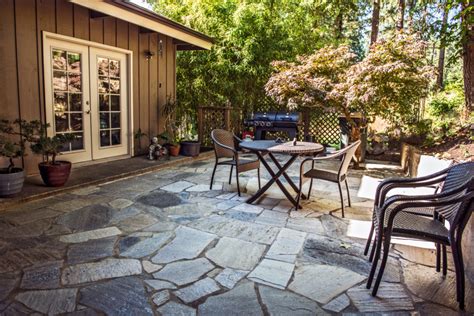 Flagstone Patios: How To Guide, Paving Cost, DIY vs Contractor Install | MutualMaterials.com