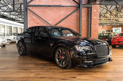 2018 Chrysler 300 SRT Hyperblack 6.4 Hemi - Richmonds - Classic and Prestige Cars - Storage and ...