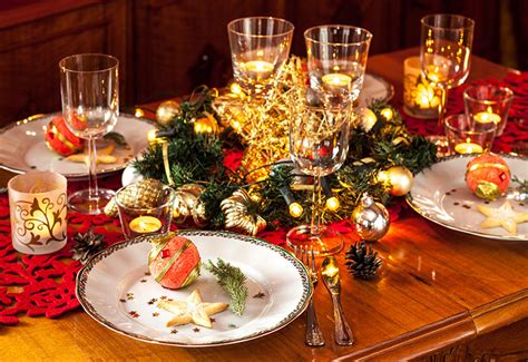 How to Decorate Your Table for Christmas Dinner - Wren Kitchens Blog