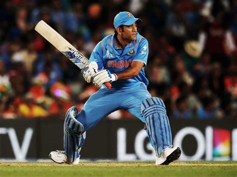 ms-dhoni-batting-inmarathi | InMarathi