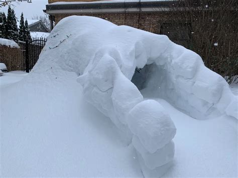 Snow fort building techniques from an expert - Cottage Life