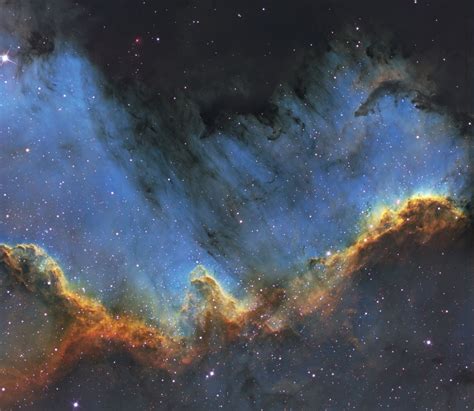 Stunning Photo of Cosmic 'Cygnus Wall' Captured by Amateur Astronomer | Space