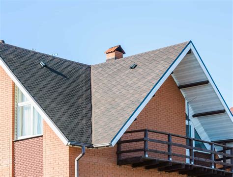 How to Choose a Roof Color for Brick Houses: Complete Guide