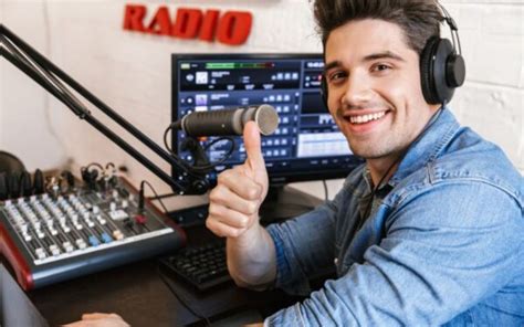 7 Steps to Becoming a Radio Broadcaster: Start Your Career in the Radio ...