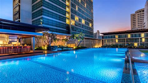 Bangkok Hotel Swimming Pool | Pullman Bangkok King Power