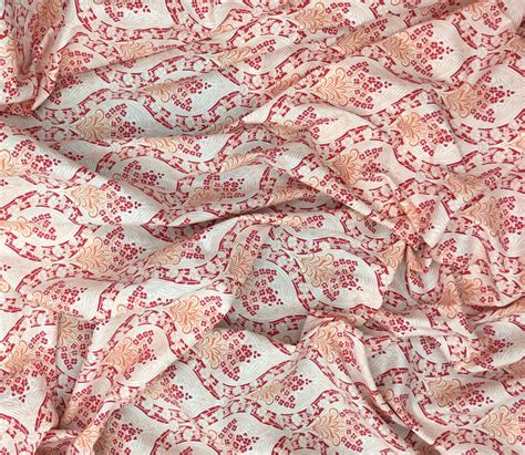 English Pima lawn cotton fabric, pink Jugend foliage