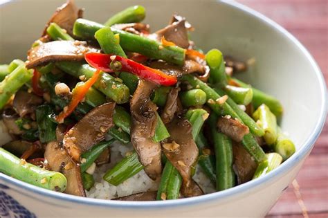 Szechuan Mushroom Stir-Fry with Steamed Rice – Mushroom Council