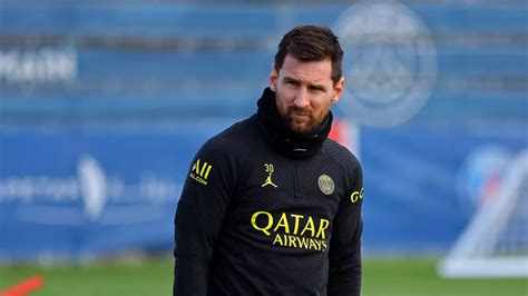 Lionel Messi leaves PSG training early as explanation emerges after bust-up rumours - Mirror Online