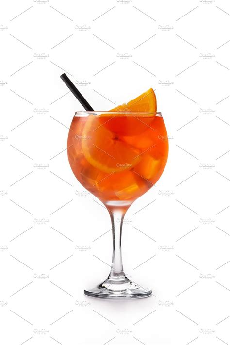 Glass of aperol spritz cocktail Alcoholic Drinks, Cocktails, Aperol Spritz, Aesthetic ...