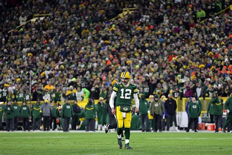 Green Bay Packers, Jets Still Discussing Aaron Rodgers Deal