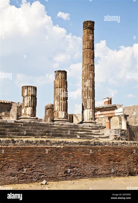 Pompeii - archaeological site Stock Photo - Alamy