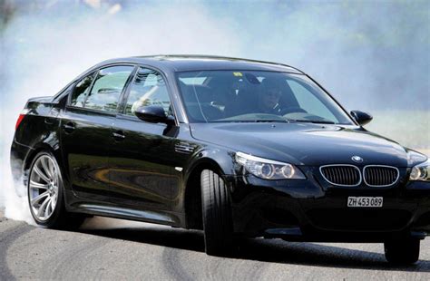 BMW M5 Sedan (E60) Photos and Specs. Photo: M5 Sedan (E60) BMW spec and 23 perfect photos of BMW ...