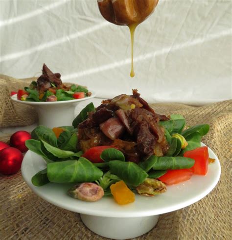 Duck confit salad with caramelized onion - RootsandCook