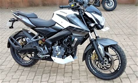 Bajaj Pulsar NS200 ABS Price, Pic, Differences with Non-ABS Variant