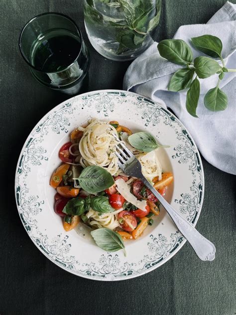 Trenette with Fresh Tomatoes and Spring Onion – Made by Mama US