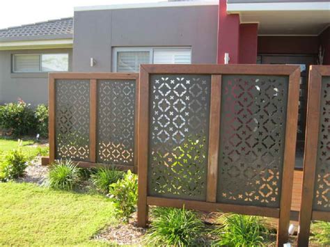 Aussie's Hub: Opt for Privacy Screens for Complete Security