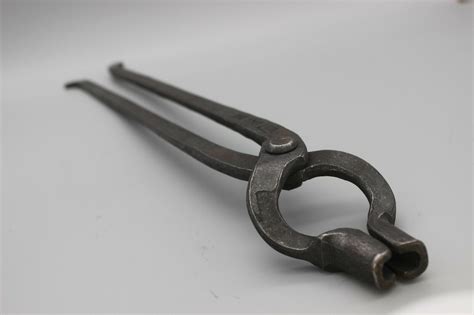 Best Blacksmith Tongs Reviews - Blacksmith Code