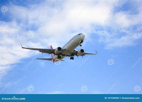 QANTAS, the Flying Kangaroo Editorial Stock Image - Image of colour, airport: 107530969