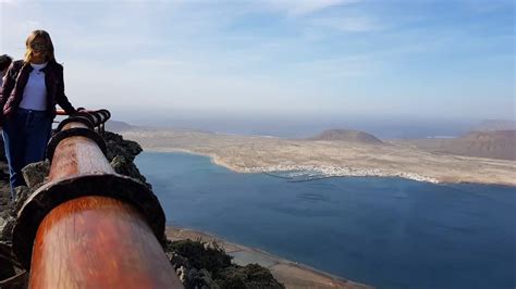 How to get to Mirador del Rio viewpoint in Lanzarote?