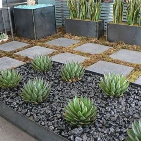 33 Wonderful Yard No Grass Design Ideas - MAGZHOUSE