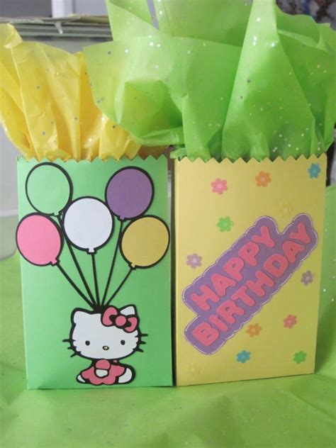 One Creative Momma: Hello Kitty Birthday Party Favors