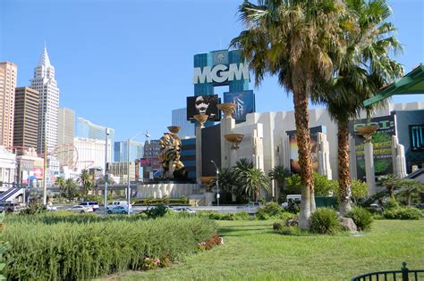 Mgm grand las vegas resort casino pink - signsgsa