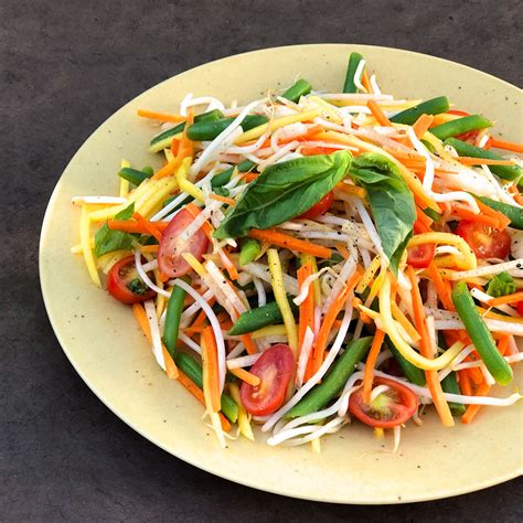 Spicy Thai Salad - Straight Up Food