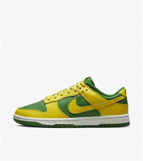 Dunk Low 'Apple Green and Yellow Strike' (DV0833-300) Release Date. Nike SNKRS