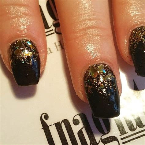 Black And Gold Glitter Gel Nails Pictures, Photos, and Images for Facebook, Tumblr, Pinterest ...