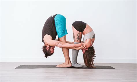 6 Partner Yoga Poses to Strengthen Your Relationship | YouAligned