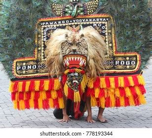 Reog Traditional Dance Ponorogo Indonesia Stock Photo 2145741723 ...