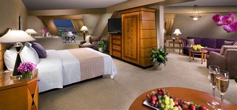 Luxor Pyramid King Room - bestroom.one