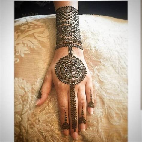 51 Karwa Chauth Mehndi Designs For Newlywed Brides