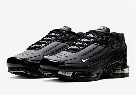 Nike Air Max Plus 3 Triple Black CJ9684-002 Release Date | SneakerNews.com