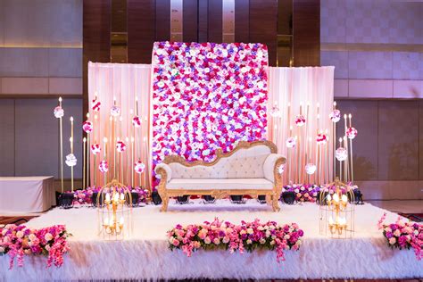 Luxury Wedding Stage Decoration / Wedding Flowers and Decorations | Luxury Wedding Designers ...