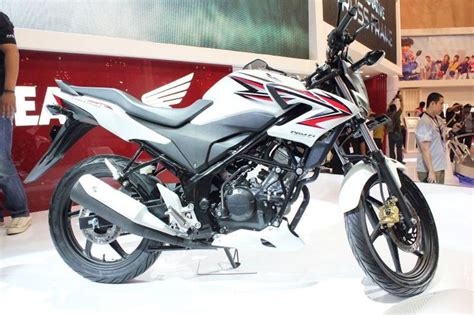 2013 Honda CB150R Streetfire Ad Shows Swift, Agile City Bike - autoevolution