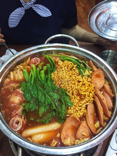 [i ate] Rabokki - Instant Ramen Noodles + Tteokbokki (Korean spicy rice cakes) : r/food