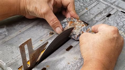 How To Cut Rocks With a Tile Saw (Tips and Techniques) - Rock Seeker